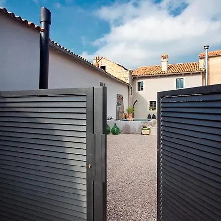 Br By Rent Istria Oda ve Kahvaltı 4*